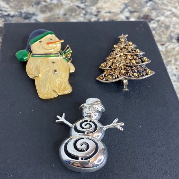 Holiday Winter Themed Pins Brooches  Get all three! - Picture 2 of 6